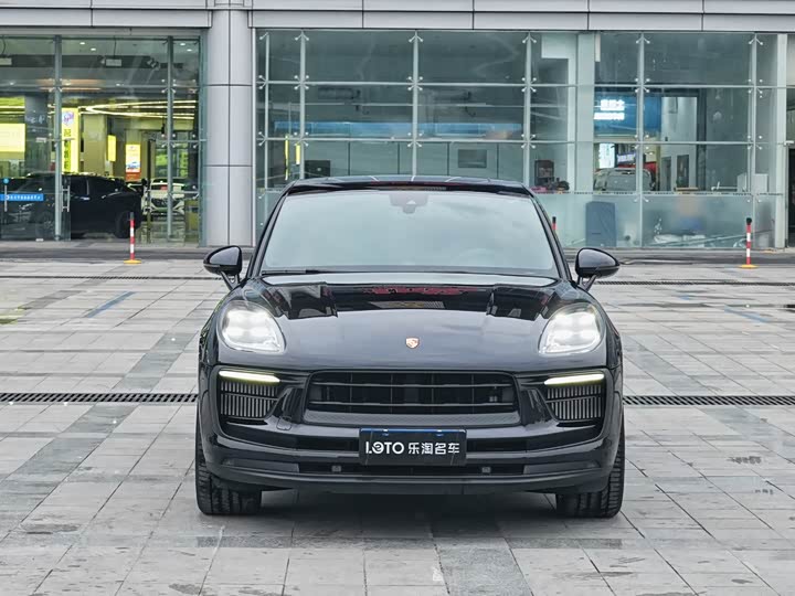 Фото 1 - Porsche Macan