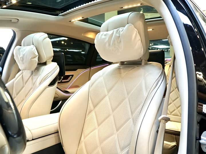 Фото 9 - Mercedes-Benz Maybach S-Class