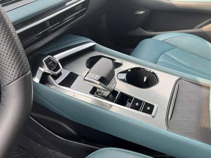 Фото 7 - MG Motor 7