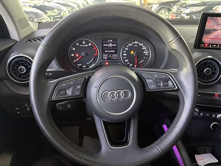 Фото 7 - Audi Q2L