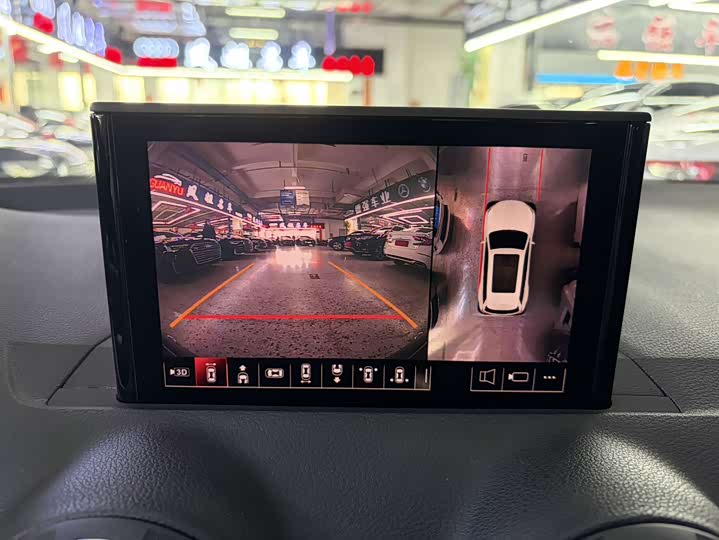 Фото 8 - Audi Q2L