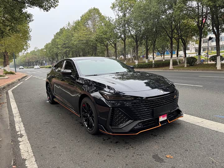 Фото 3 - Changan UNI-V