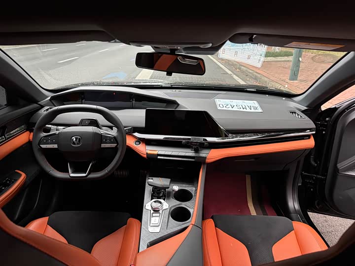 Фото 8 - Changan UNI-V