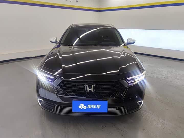 Фото 2 - Honda Accord