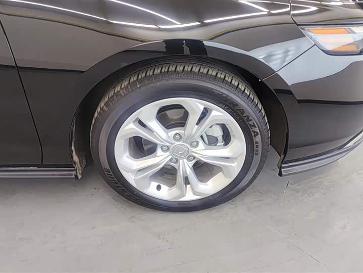 Фото 6 - Honda Accord