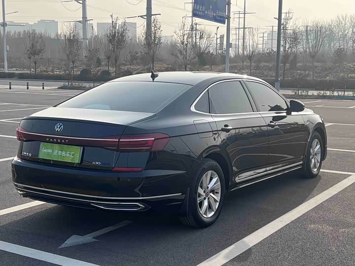 Фото 5 - Volkswagen Passat Hybrid