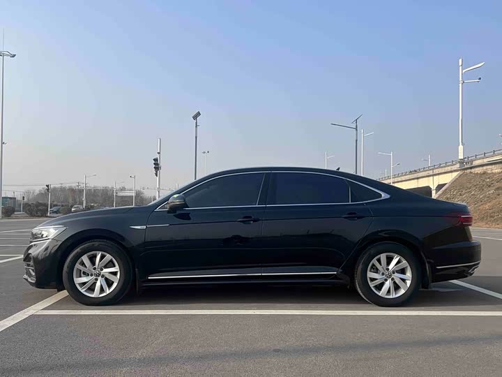 Фото 7 - Volkswagen Passat Hybrid