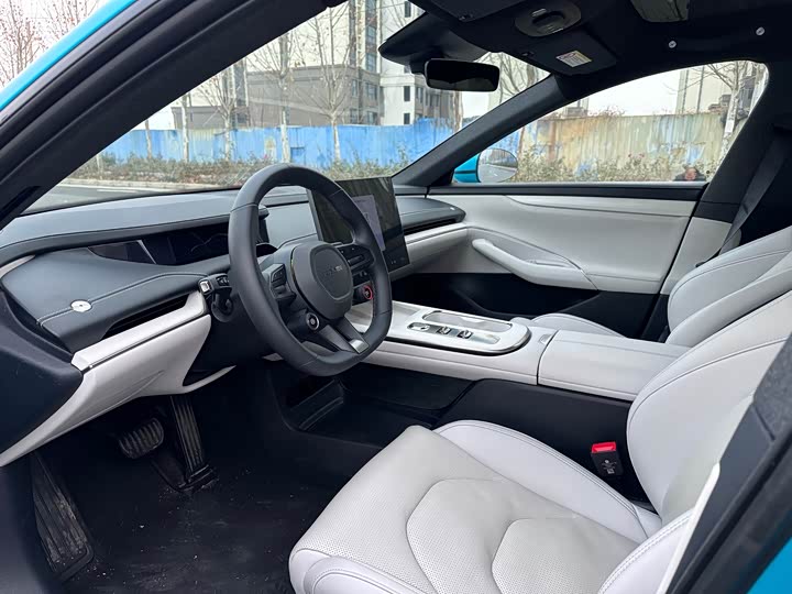 Фото 4 - Xiaomi SU7