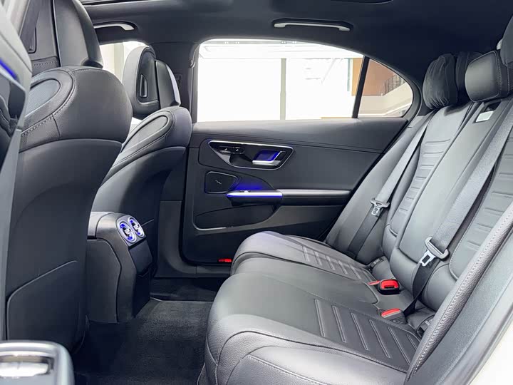 Фото 4 - Mercedes-Benz C-Class