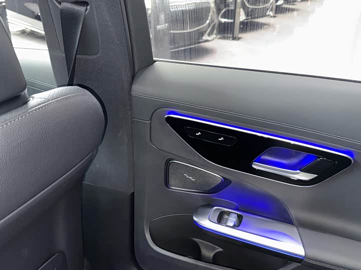 Фото 7 - Mercedes-Benz C-Class