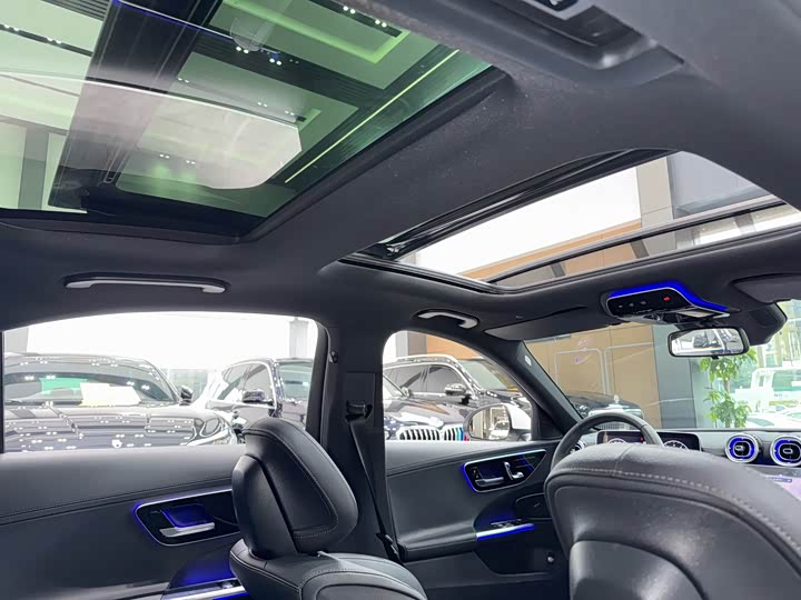 Фото 8 - Mercedes-Benz C-Class