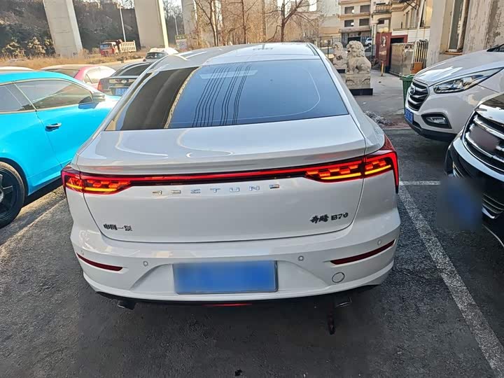 Фото 6 - Bestune B70