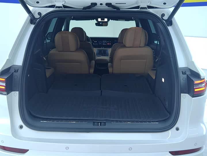 Фото 4 - LiXiang One