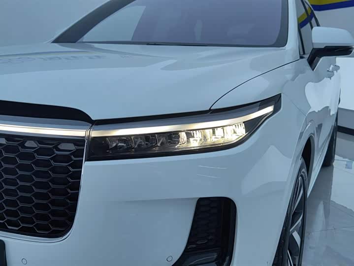 Фото 5 - LiXiang One