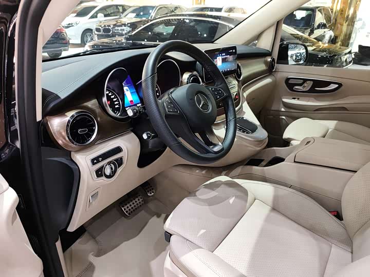 Фото 4 - Mercedes-Benz V-Class