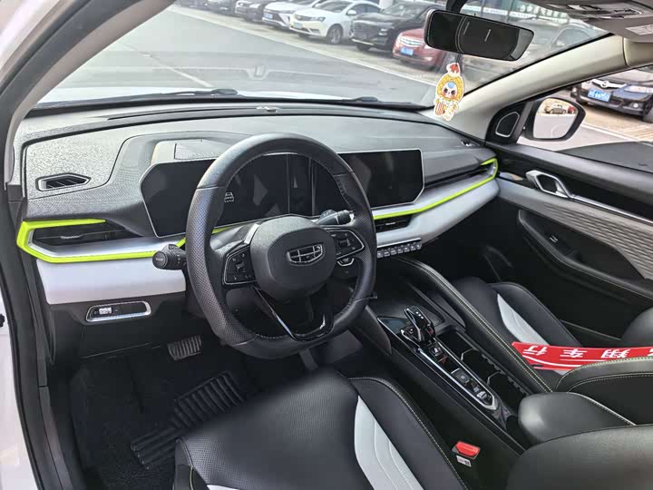 Фото 6 - Geely Coolray