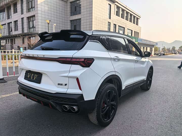 Фото 9 - Geely Coolray