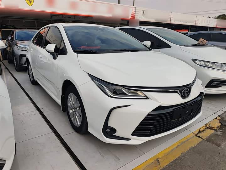 Фото 4 - Toyota Corolla