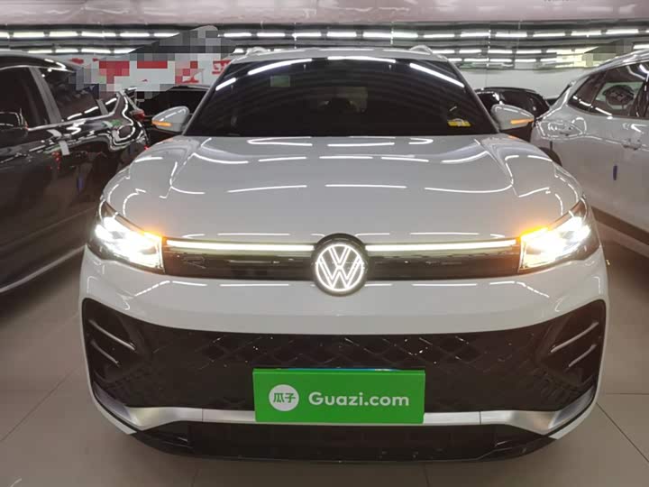 Фото 3 - Volkswagen Tiguan L Pro