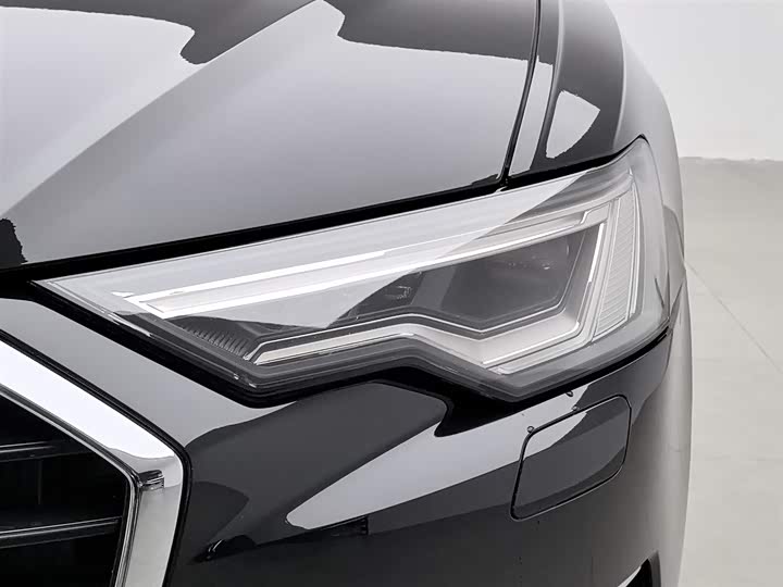 Фото 7 - Audi A6L