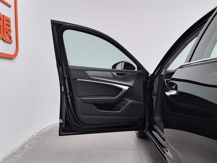 Фото 8 - Audi A6L