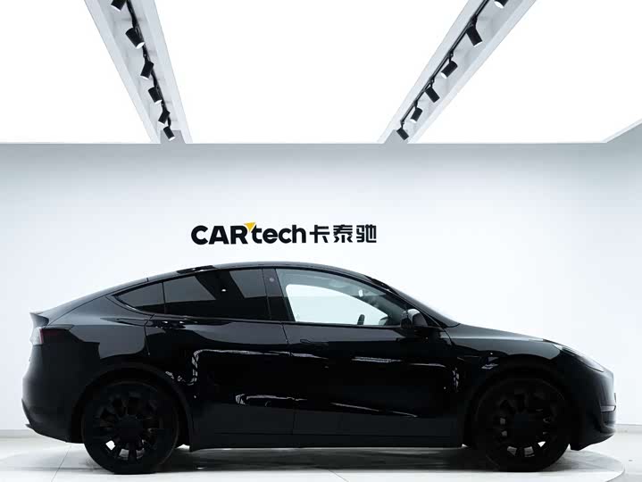 Фото 2 - Tesla Model Y