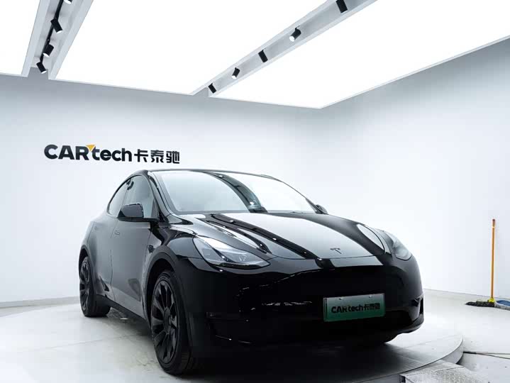 Фото 6 - Tesla Model Y