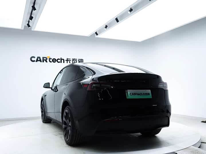Фото 8 - Tesla Model Y