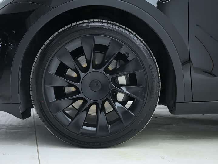 Фото 9 - Tesla Model Y