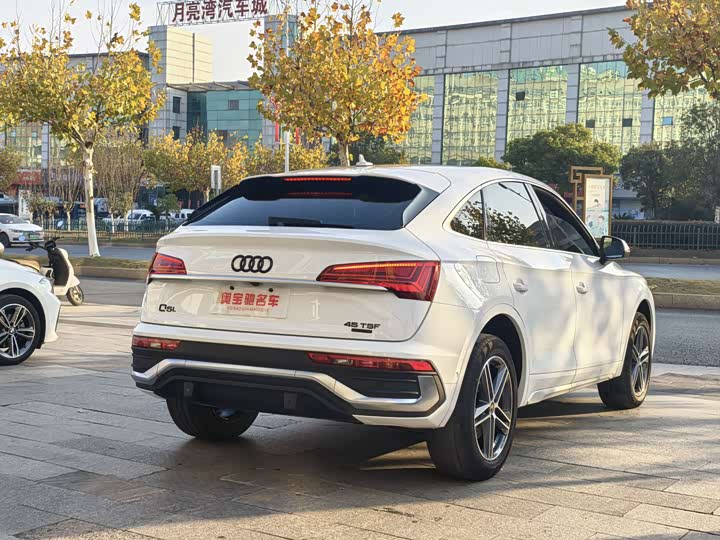 Фото 4 - Audi Q5L Sportback