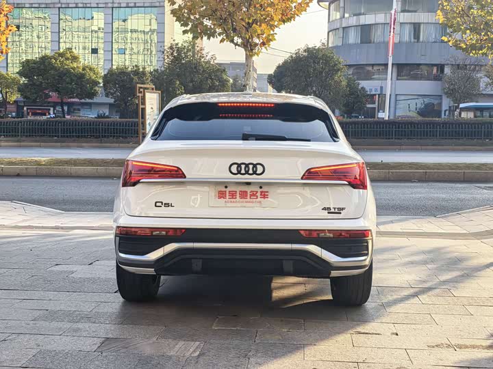 Фото 5 - Audi Q5L Sportback