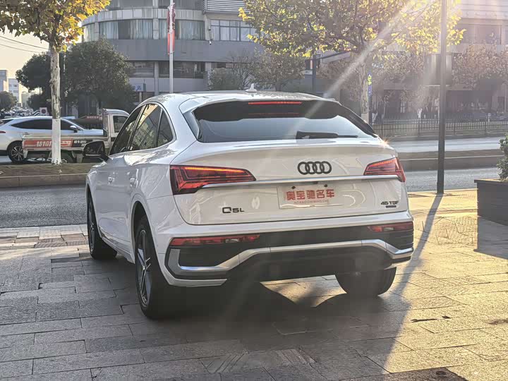 Фото 6 - Audi Q5L Sportback