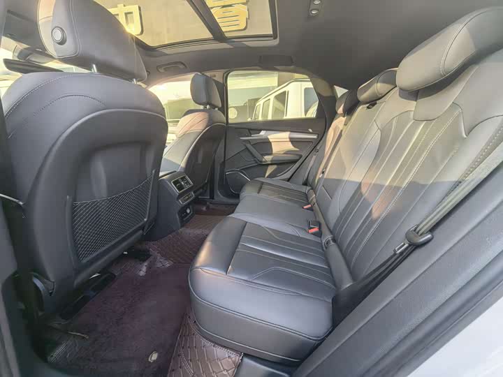 Фото 8 - Audi Q5L Sportback