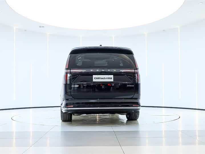 Фото 2 - Volvo EM90