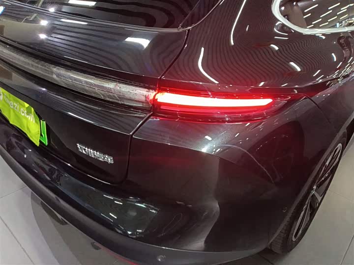 Фото 8 - Nio ET5T