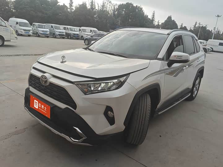 Фото 1 - Toyota RAV4