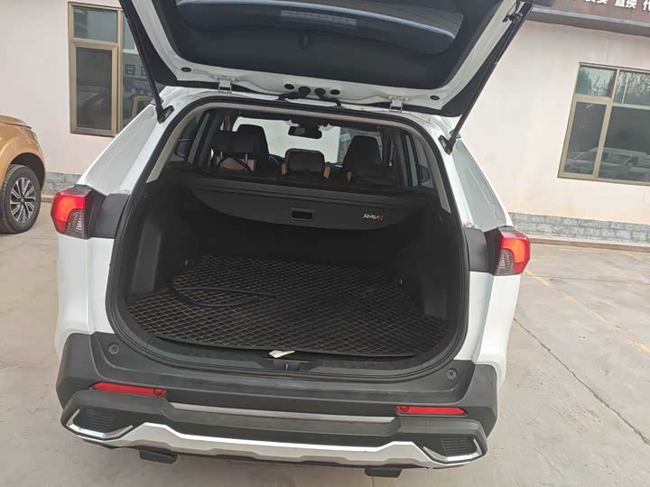 Фото 7 - Toyota RAV4