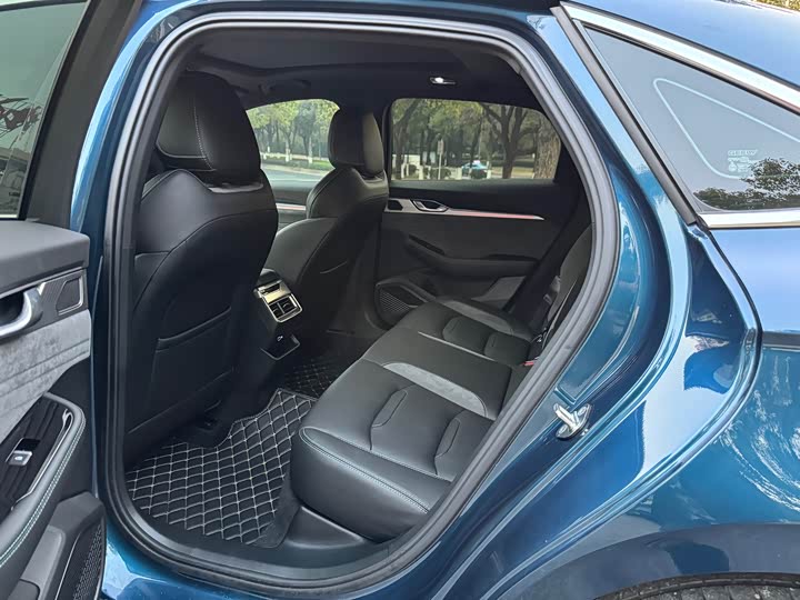 Фото 6 - Geely Preface