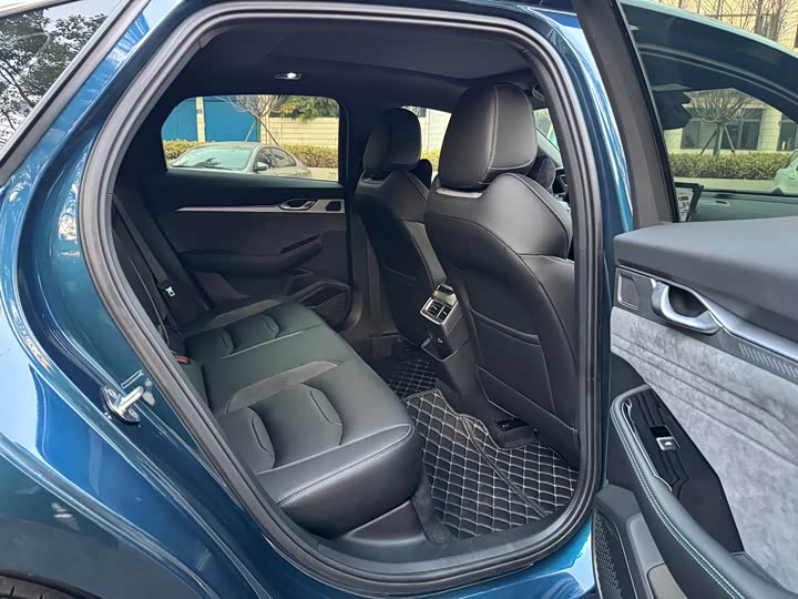 Фото 9 - Geely Preface