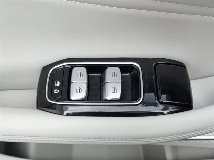 Фото 9 - Exeed RX