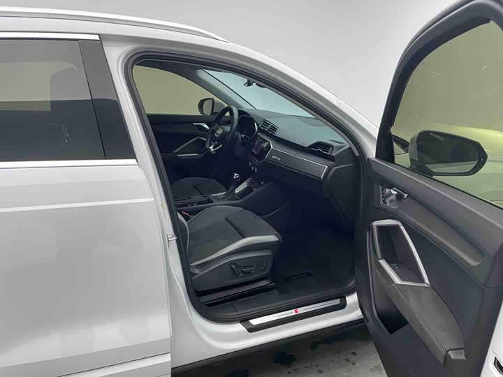 Фото 7 - Audi Q3