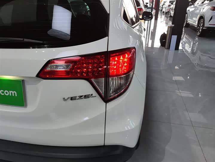 Фото 8 - Honda Vezel