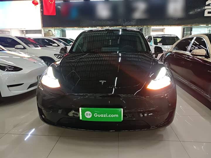 Фото 3 - Tesla Model Y