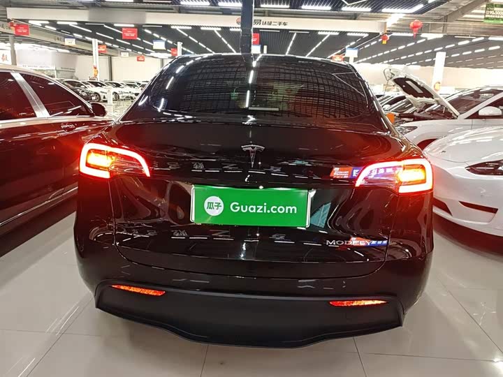 Фото 6 - Tesla Model Y