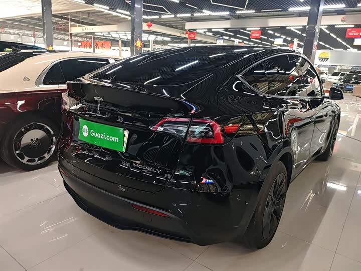 Фото 7 - Tesla Model Y
