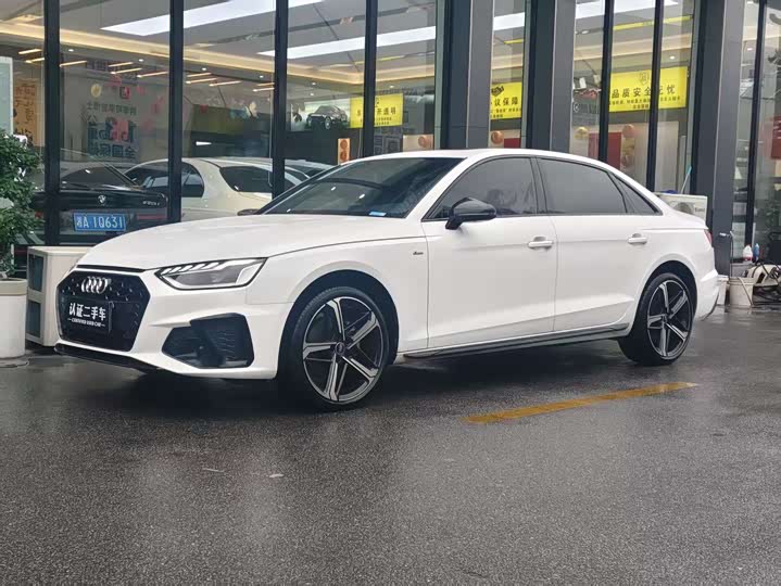 Фото 1 - Audi A4L