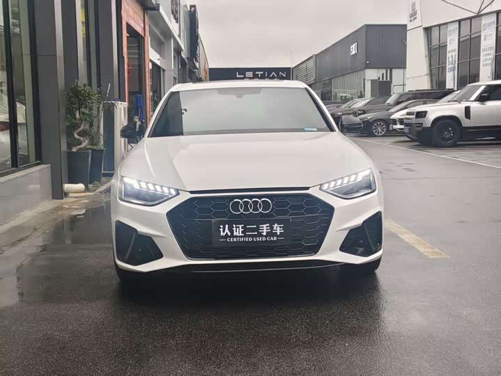 Фото 2 - Audi A4L