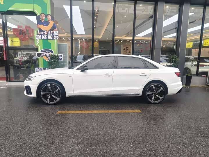 Фото 4 - Audi A4L