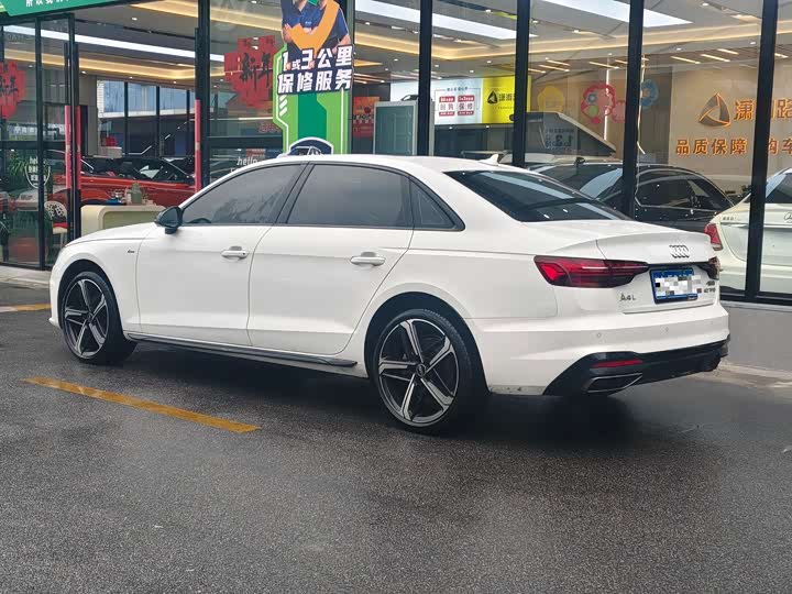 Фото 6 - Audi A4L