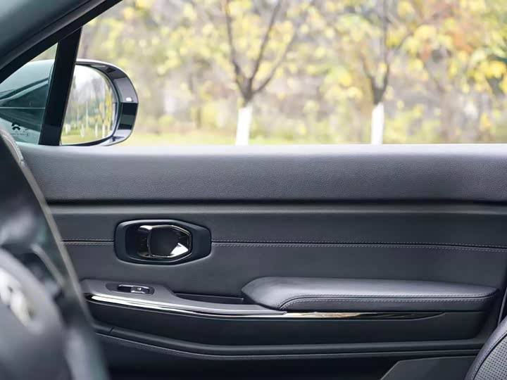 Фото 8 - Nio ES8